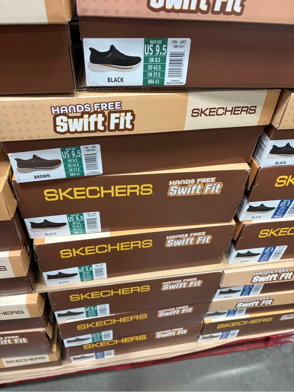 Skechers Men’s swift fit Sneaker hands free Accent Laces new in black